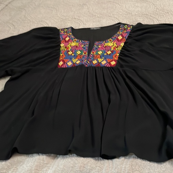 Black cha-cha Vente top with embroidery front. Large like new. - Picture 3 of 5